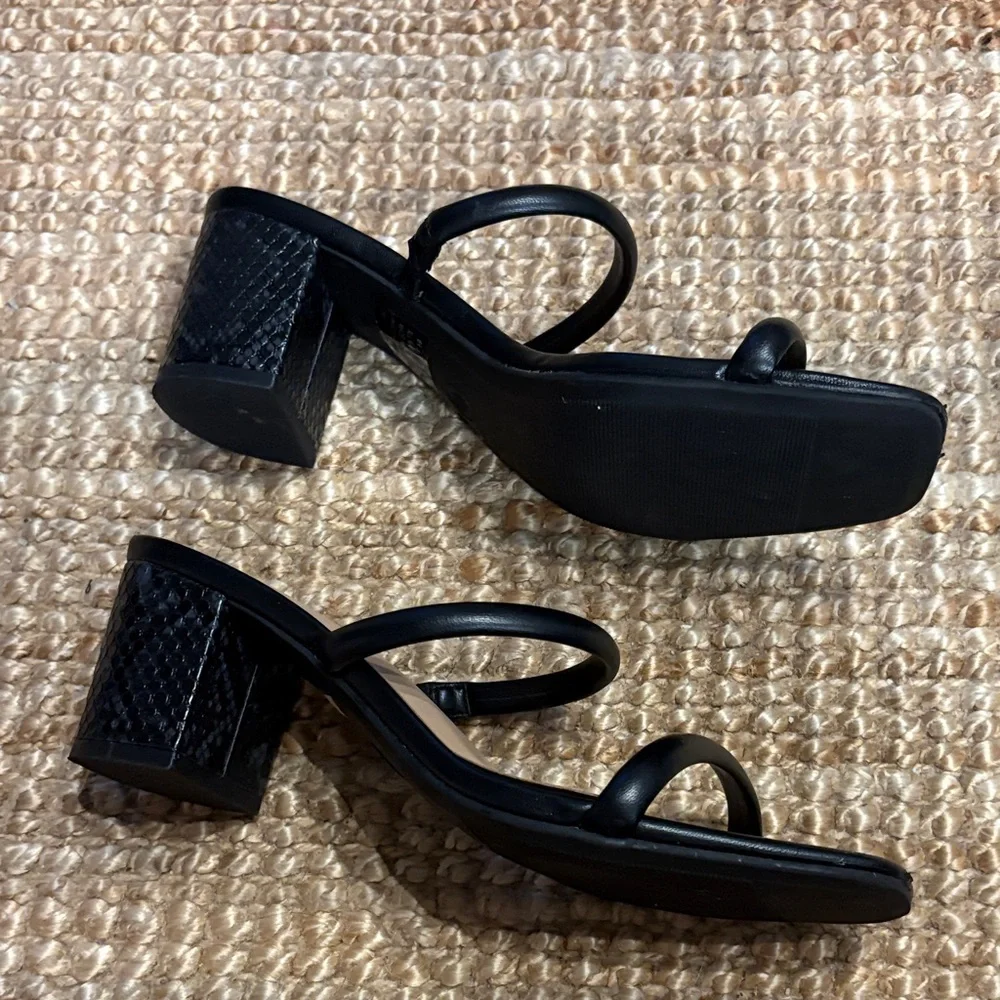 A New Day Black Double Strap Heels - Picture 3 of 5
